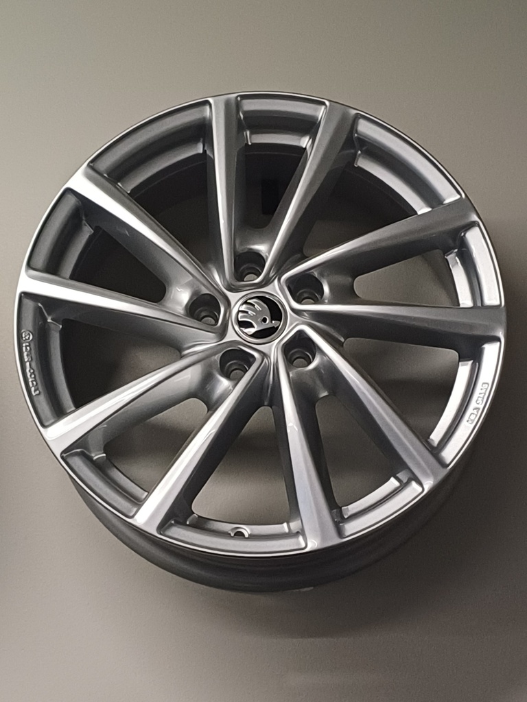 7,0X18 BORBET V 5/112 ET45 CH57,1 (skoda)